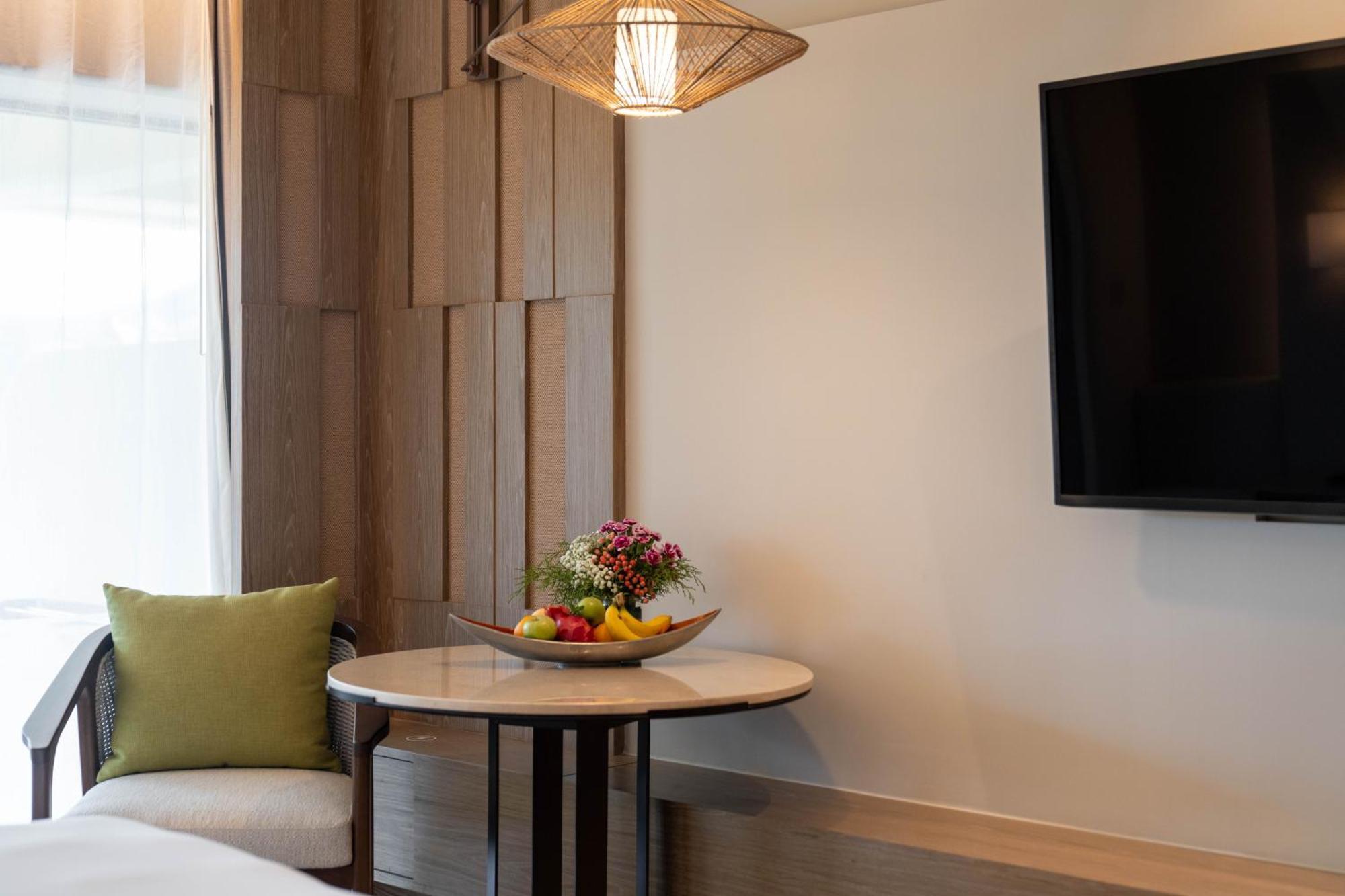普吉岛阿卡迪亚希尔顿水疗度假村 Karon 外观 照片 A room at the hotel