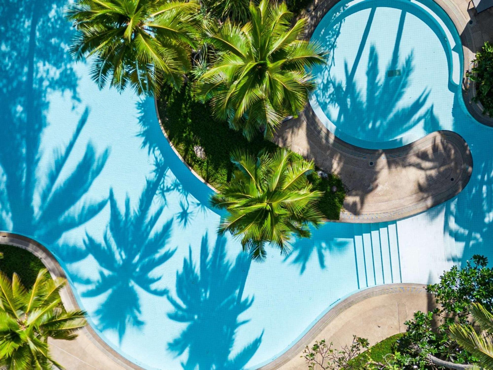 普吉岛阿卡迪亚希尔顿水疗度假村 Karon 外观 照片 The pool at the W South Beach
