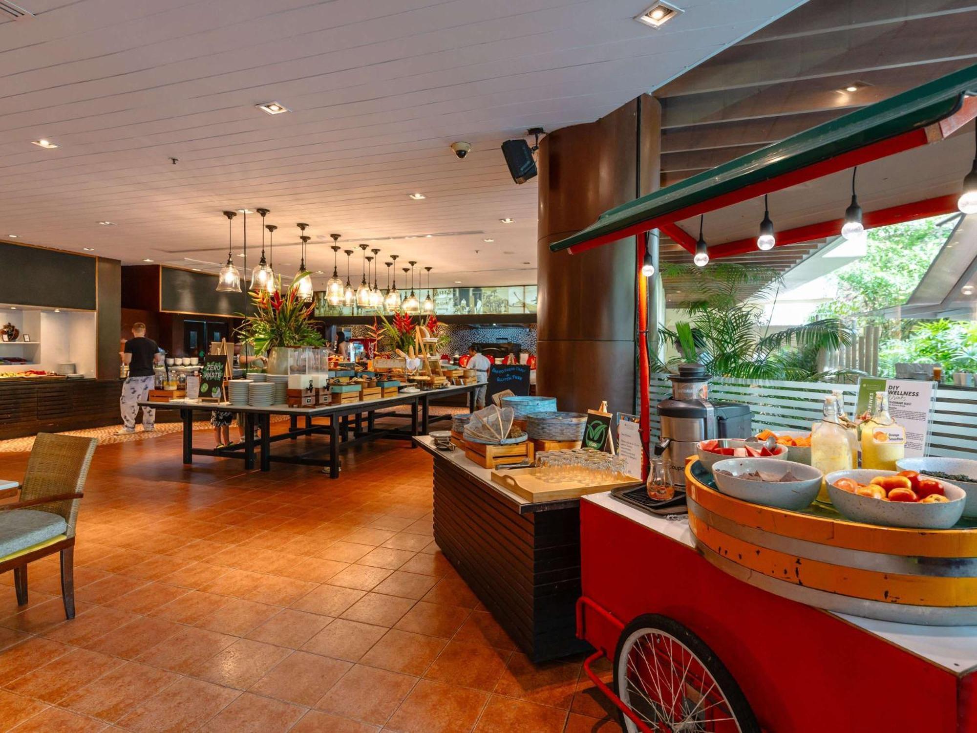 普吉岛阿卡迪亚希尔顿水疗度假村 Karon 外观 照片 The interior of the restaurant