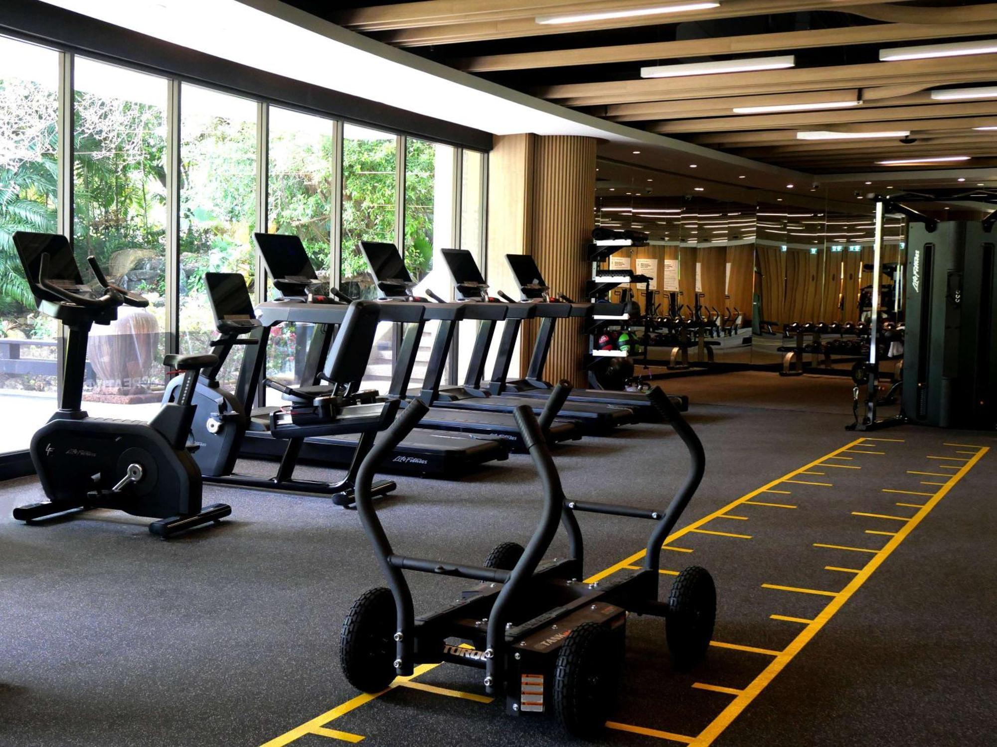 普吉岛阿卡迪亚希尔顿水疗度假村 Karon 外观 照片 The gym at the hotel